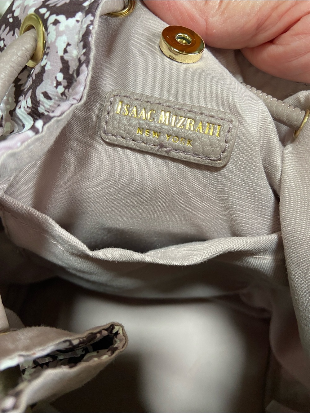 Isaac Mizrahi Mauve Plum Floral Drawstring Bucket Bag with Cardholder - Picture 7 of 13